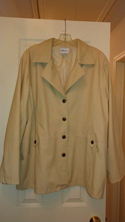 Woman's raincoat size 3x