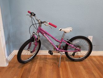20" Trek MT60 Girls 6 Speed Mountain Bike 