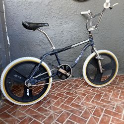 93’ Gt Performer collectors Bmx clean ready to ride 