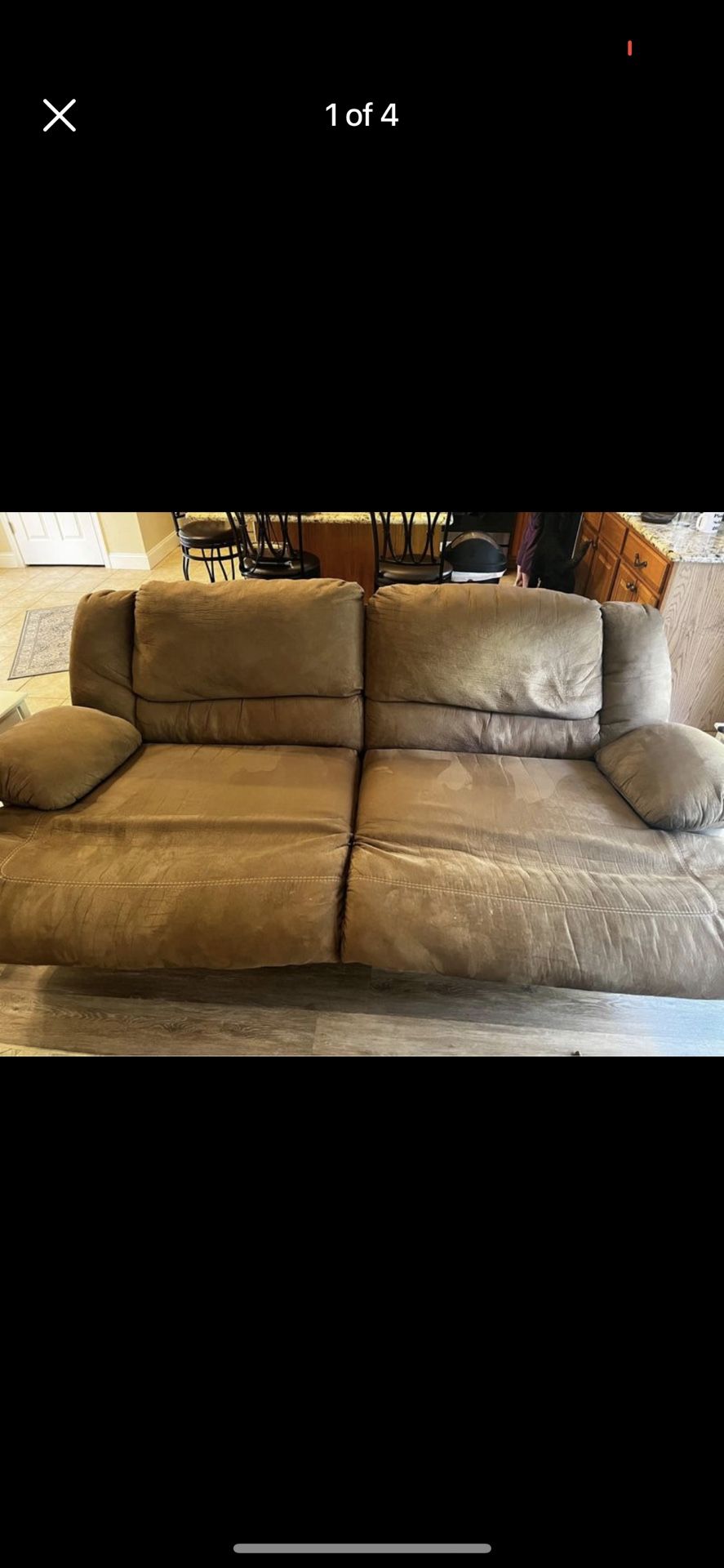 Very Nice DOUBLE RECLINING loveseat, Great Condition!