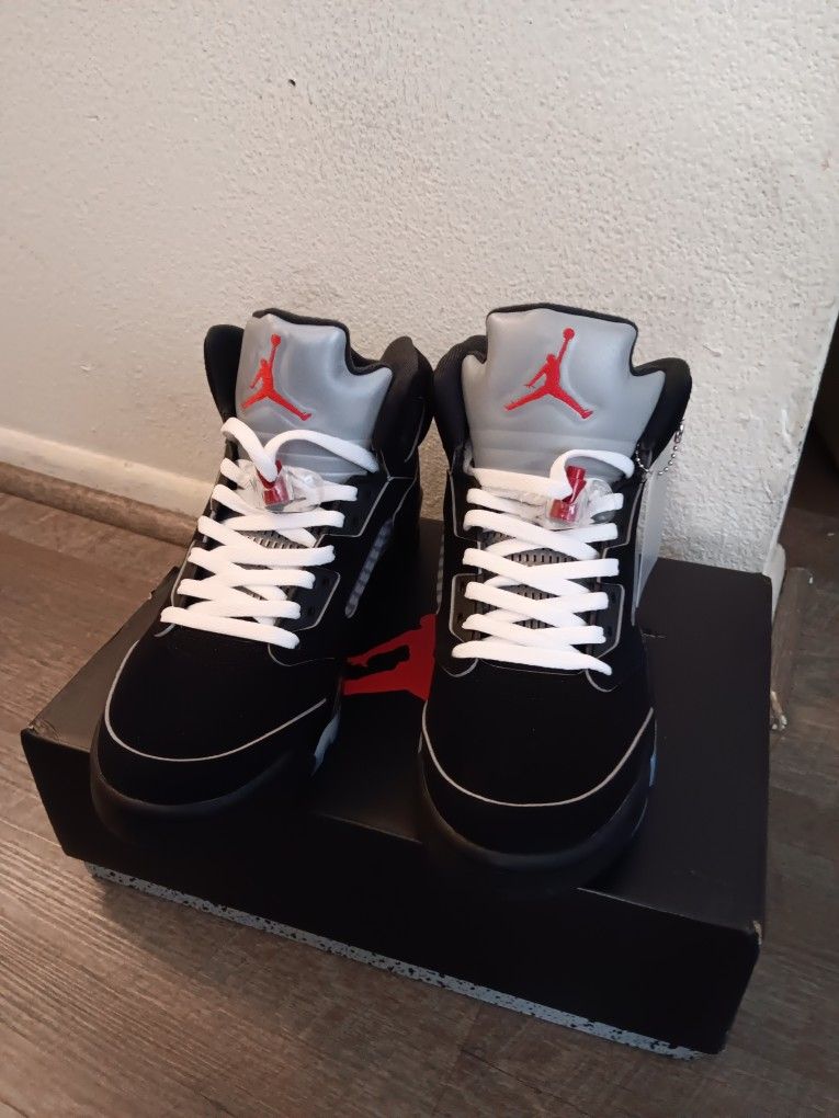 Jordan 5 Black Metallic Reimagined