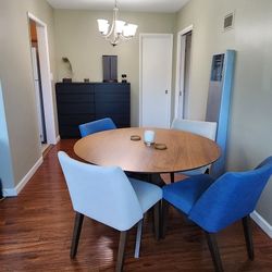 DINING SET: TABLE with 4 CHAIRS - Move Out Sale