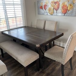 Formal Dinning Table