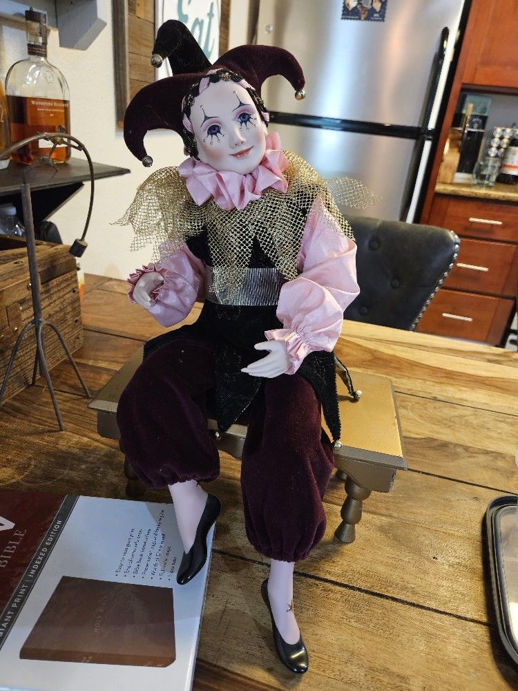 The Entertainer 1995 Porcelain Doll