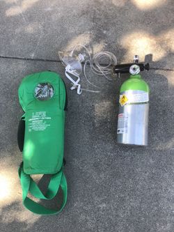 Emergency oxygen kit