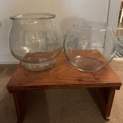2 Glass fishbowls