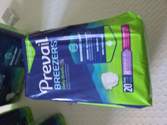 Prevail Breezers Daily Briefs 20 Count Size R