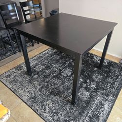 Dining room table w/ 4 chairs