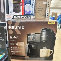 Hot & Iced Single-Serve K-Cup Pod Coffee Maker & Carafe, Black, New in Box