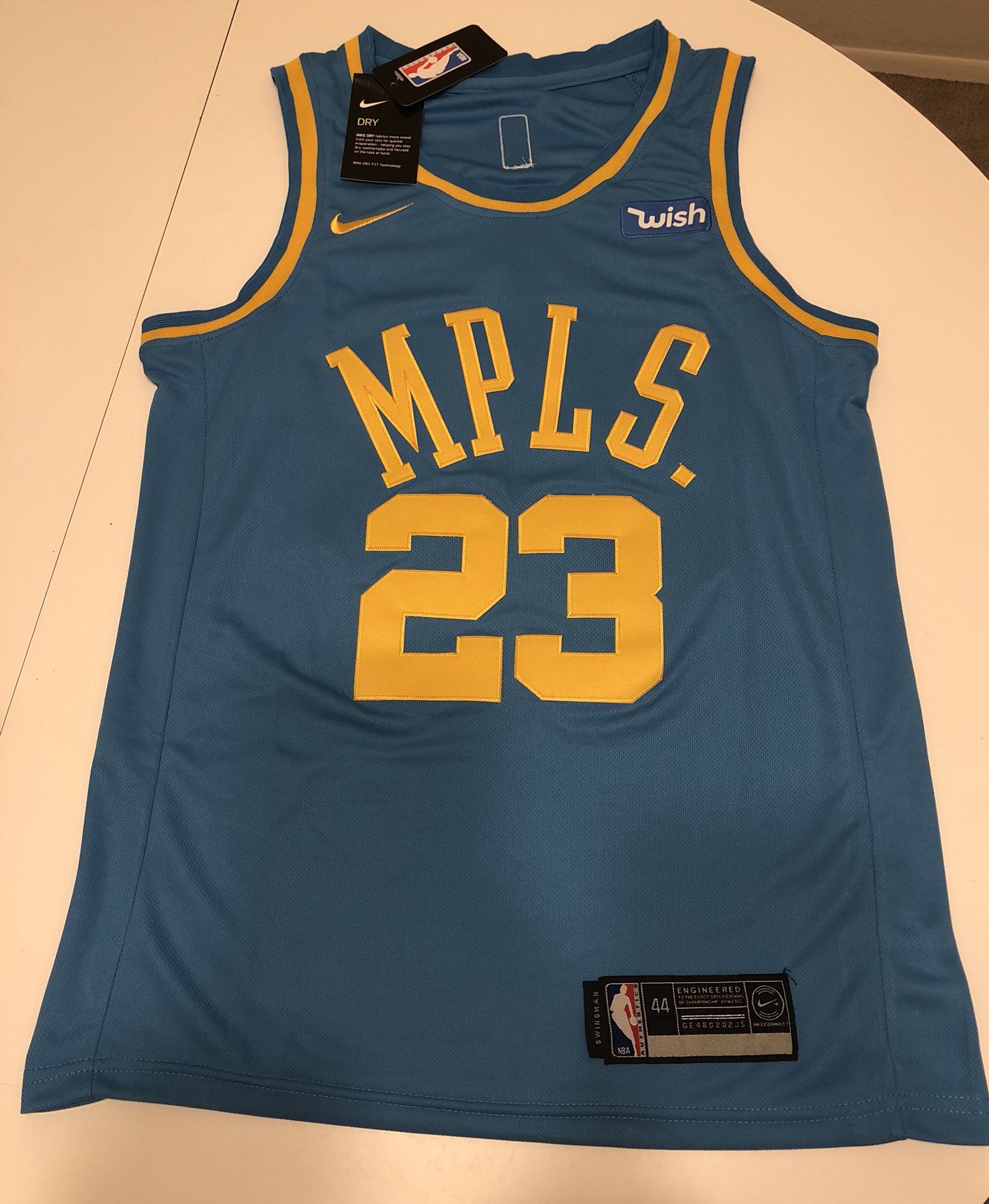 Lebron James Minneapolis Lakers Jersey for Sale in Lansing, MI - OfferUp