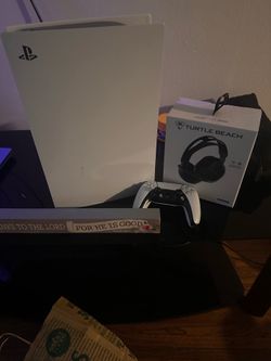PS5(disc version) w controller and brand new headset(wireless)