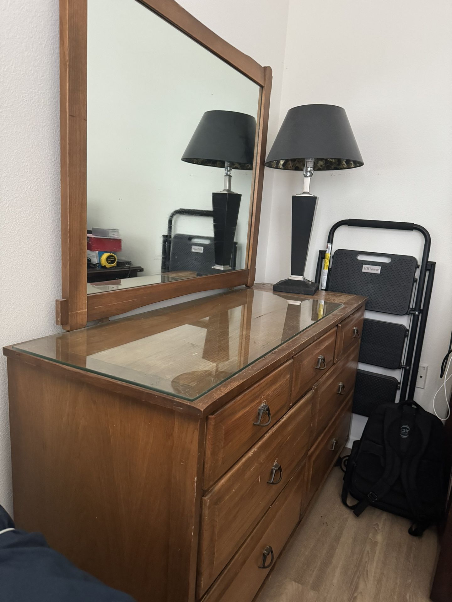 Oak Wood Bedroom Furniture - Chest Of drawers And Dresser With Mirror