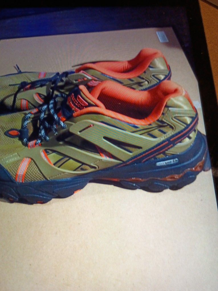 REEBOK " EASTLOGUE" DMX TRAIL SNEAKERS SIZE11