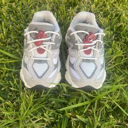 New Balance (9060) Toddler  Shoes Us #6 (12.5 Cm)