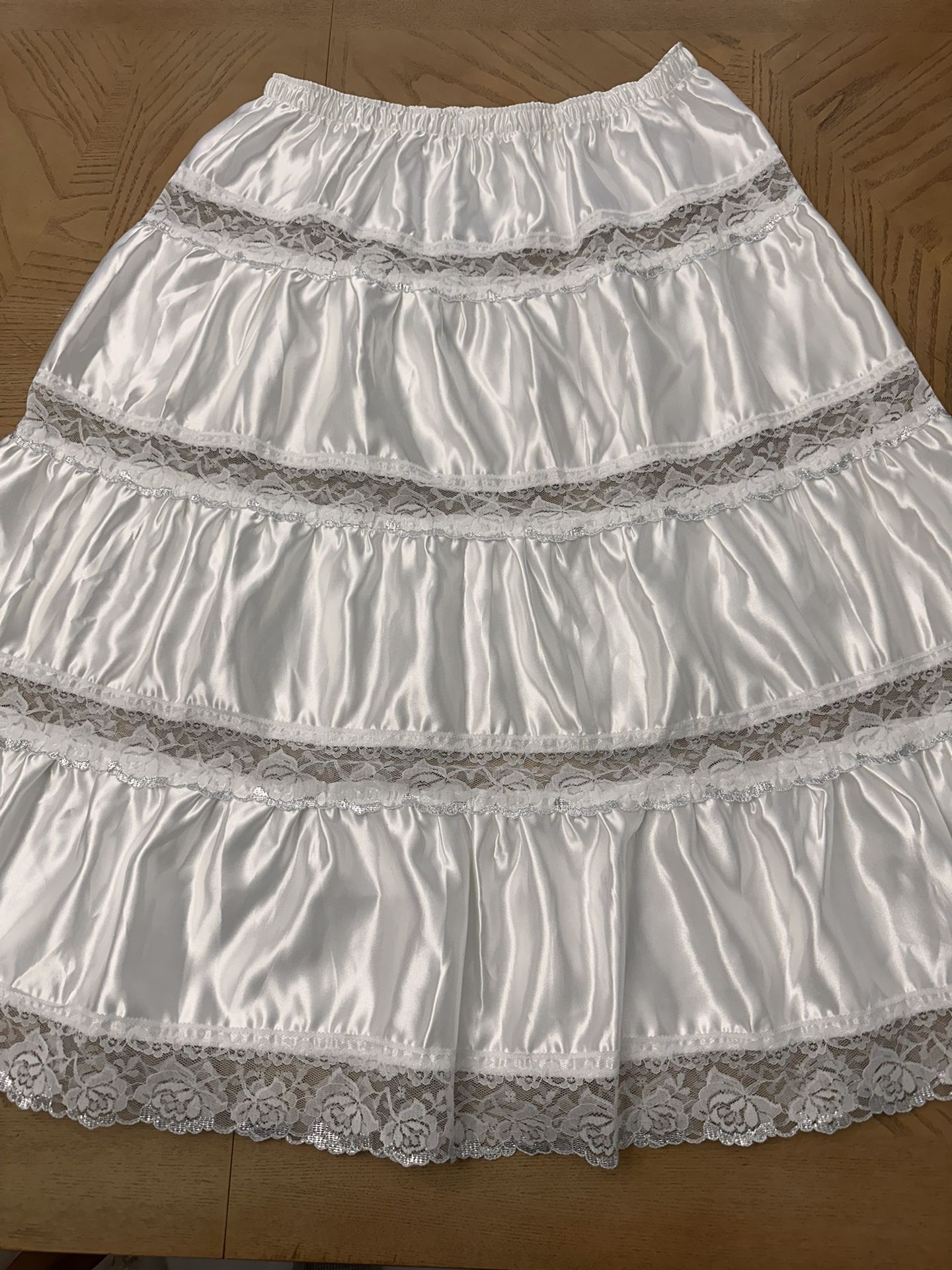 Woman’s skirt white satin and lace  Waist 15” Length 36”