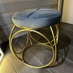 Ottoman/ Chair / vanity table/ makeup chair round 
