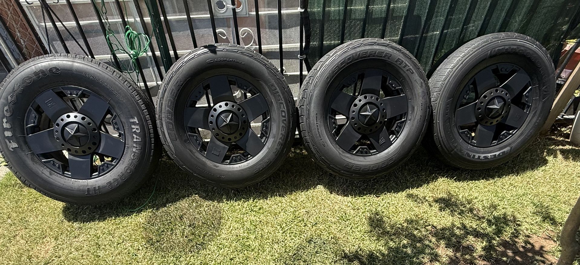 17in rims 5 lug universal dx with all center caps 250