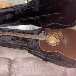 Acoustic Guitar W Case Strap