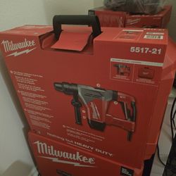 Milwaukee 5517-21 Rotary Hammer 1-9/16