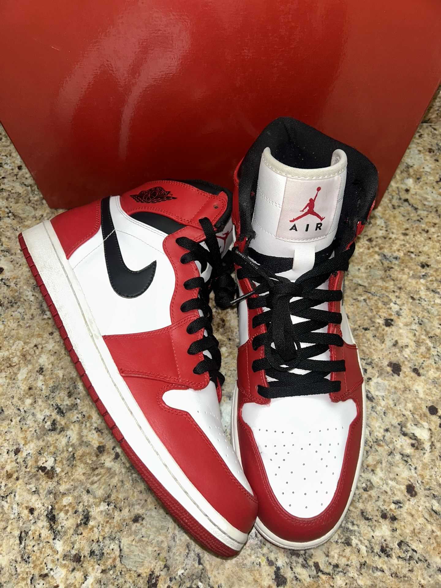 Men’s Jordan 1 Retro Chicago (2013) Size 13