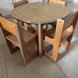 Kids table and chairs