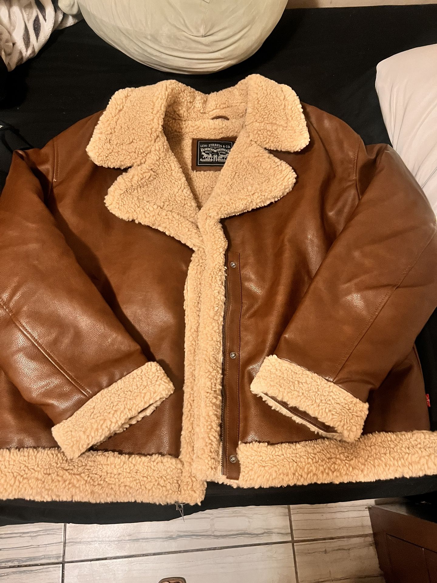 Levi's Womens Faux Leather jacket