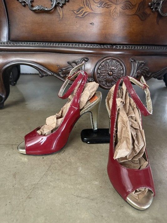 Steve Madden Red And Gold Heels (6.5)