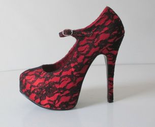 Beautiful Red lace Mary jaane BORDELLO in perfect condition women 8