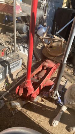 Floor jack for semi trucks