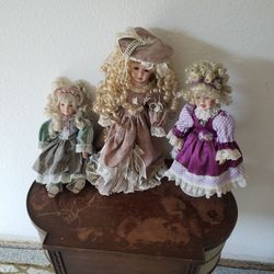 Vintage 3 Dolls