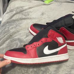 Air Jordan 1 Mid