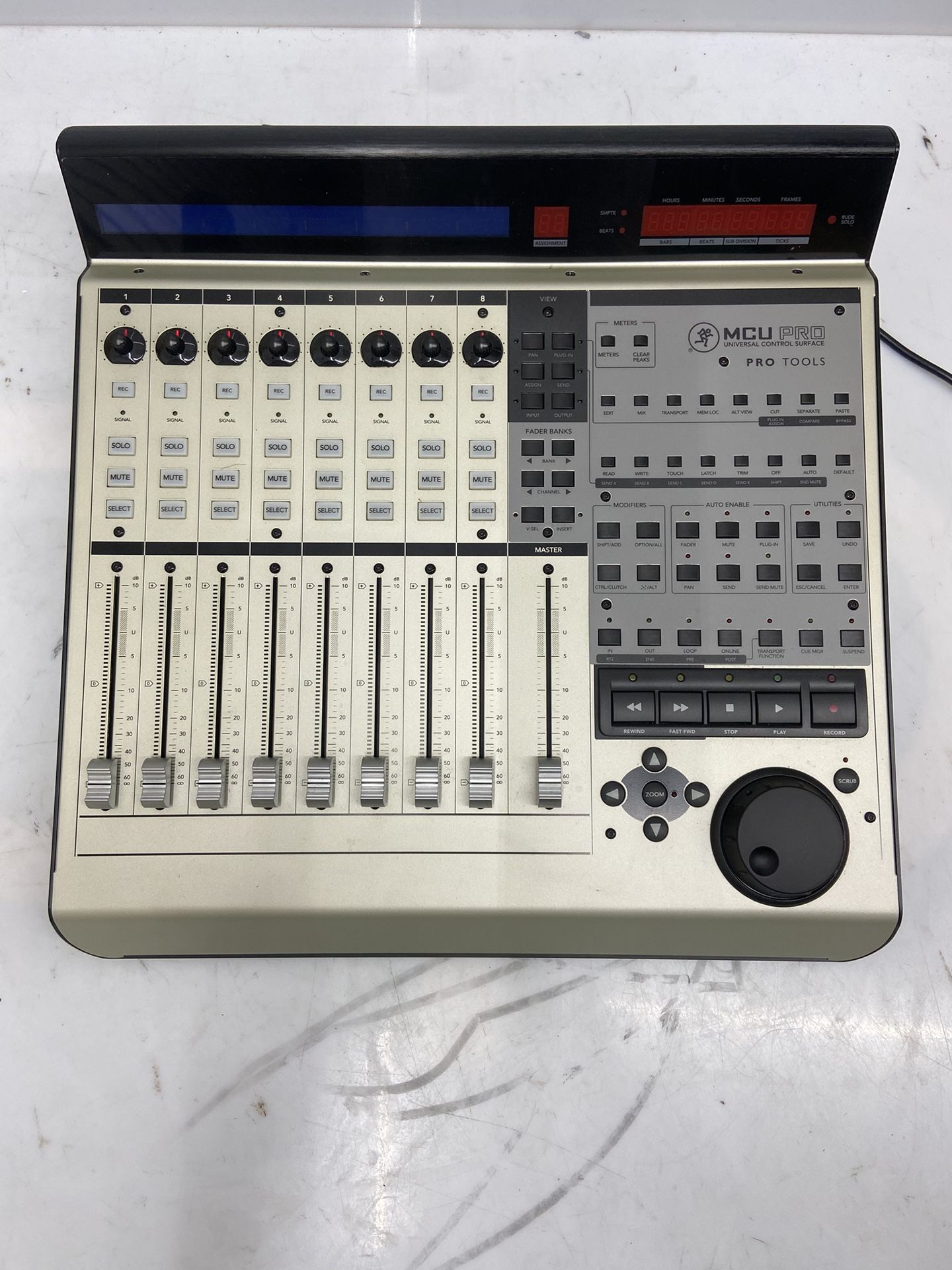 Mackie Control Universal Pro 8-Channel Master Controller with USB