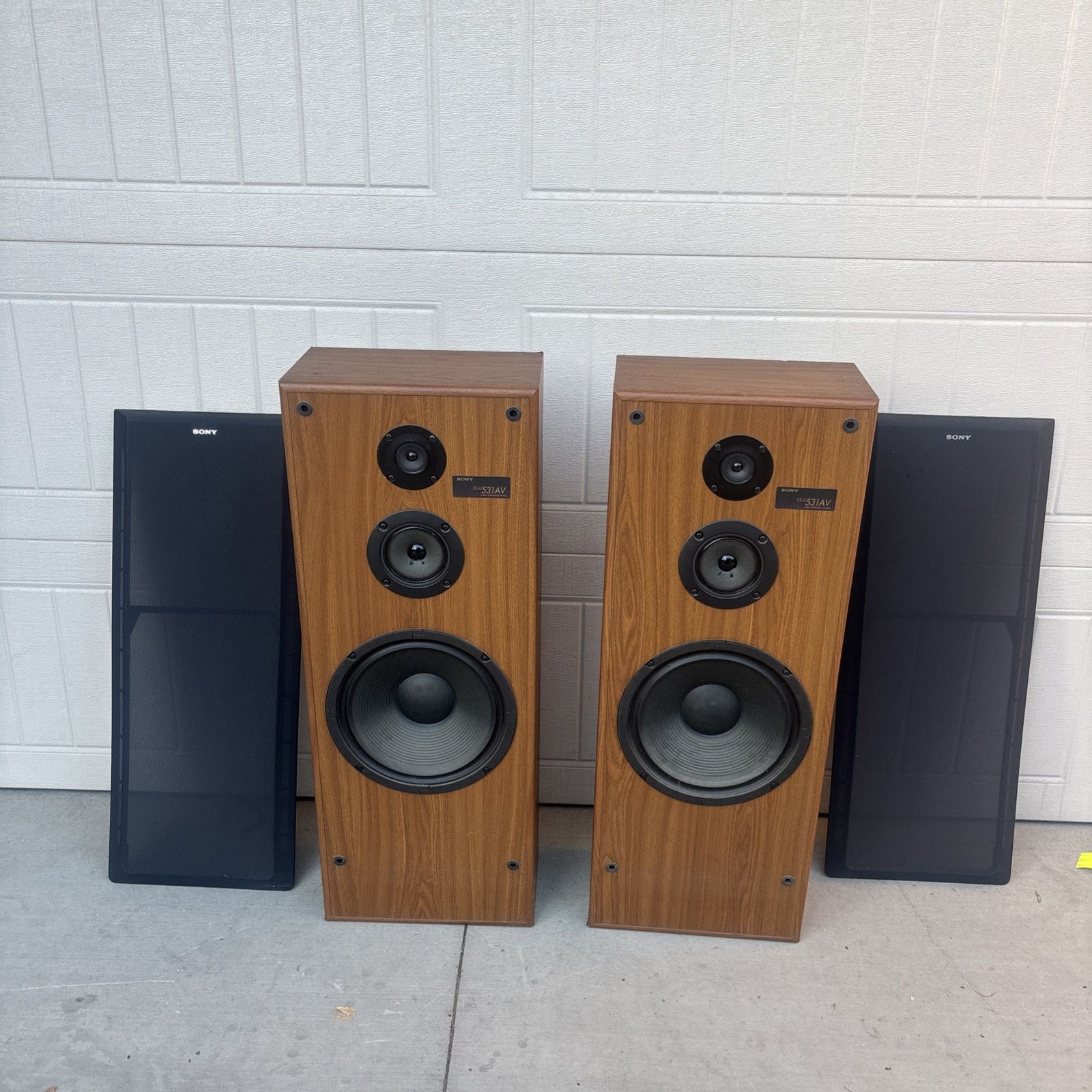 Vintage Sony SS-U531AV Floor Standing Speakers 12" Woofers 3-Way - PAIR