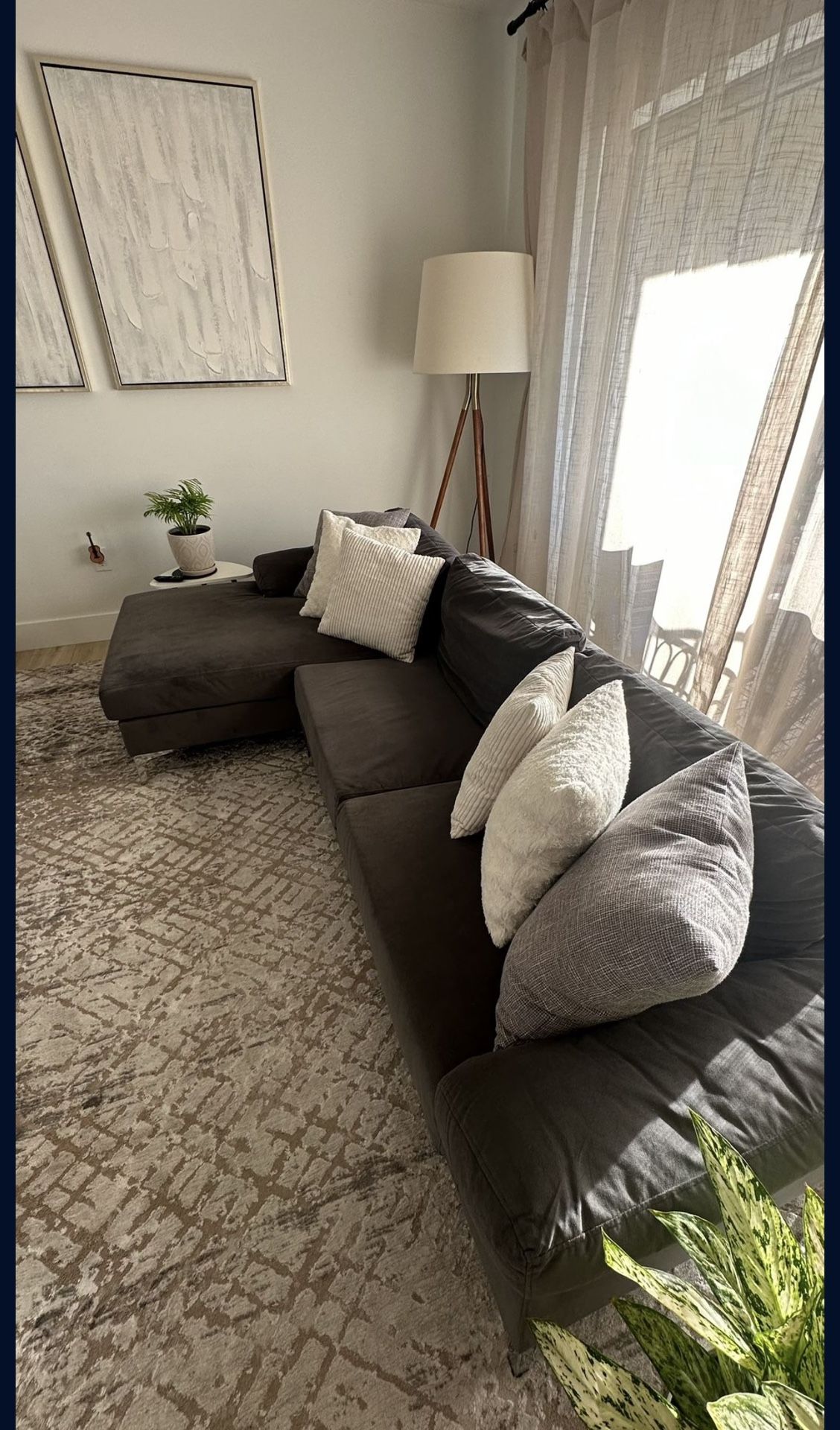 Sectional Couch In Excellent Condition