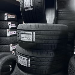 Set of four New Royalblack 305/40ZR22 $550