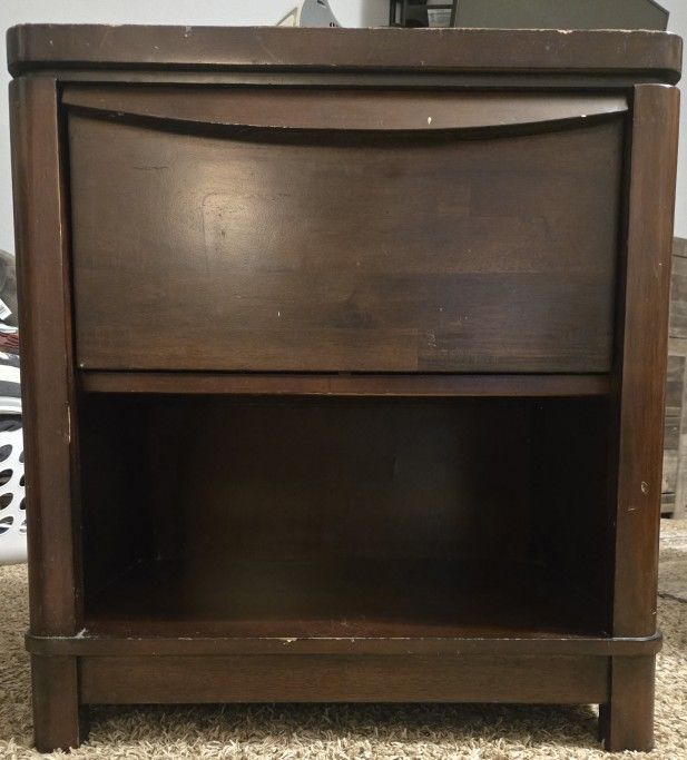 Small Drawer/ Nightstand