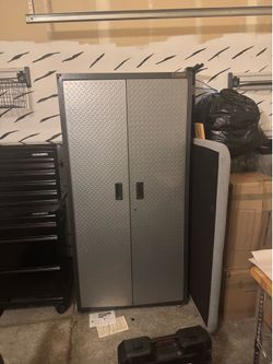 Gladiator locker