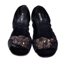 Miu Miu Blue Leather Crystal Embellished Open Toe Scrunch Ballet Flats Size 38/ US: 8

They are designed with open toes, crystal embellishments 