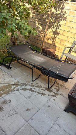Metal twin bed