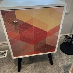 Set 2 MCM Style Nightstands / Side Tables - Nice!