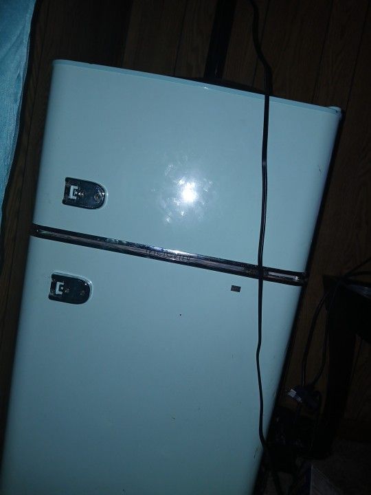 Mini Fridge