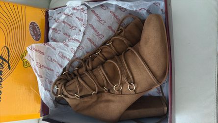 New lace boots