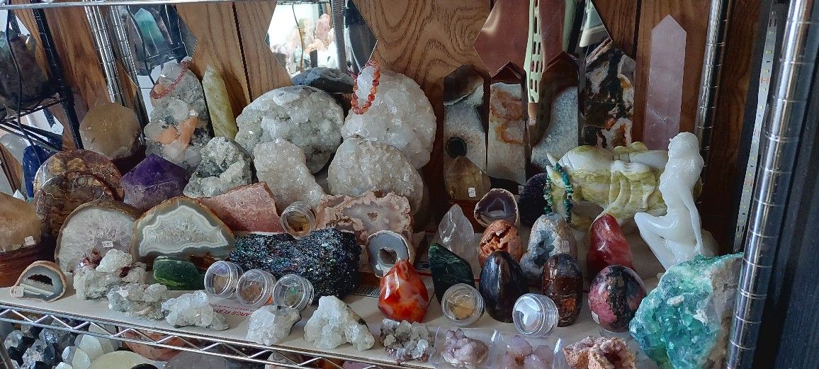 Crystals 🔮 Crystals 🔮 Crystals 🔮 Starting At 5 And Up.