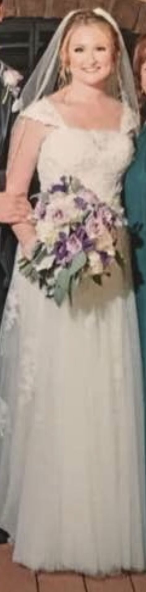 Beautiful Wedding Dress And Vail