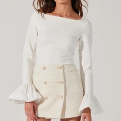 NWT ASTR The Label White Top With Flounce Long Sleeve Sz S