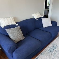 Queen Size Pull Out Couch 