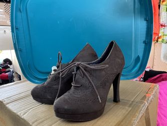 Women’s High Heels. Size 7.5