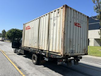Shipping containers 20 ' & 40 '