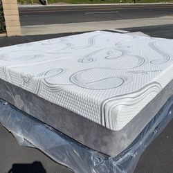 King Organic Hybrid Cool Gel Memory Foam Mattress!!