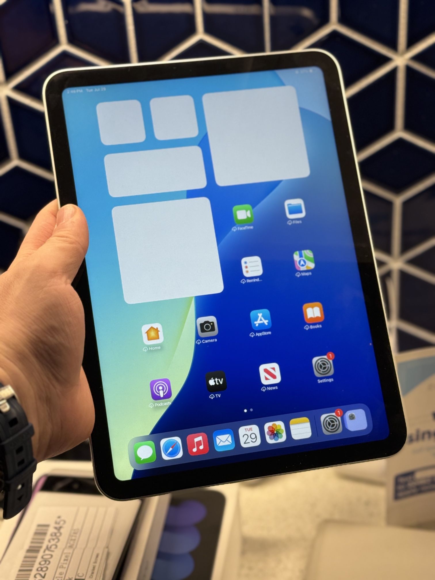 iPad 10th Gen 64GB WIFI. Finance Available